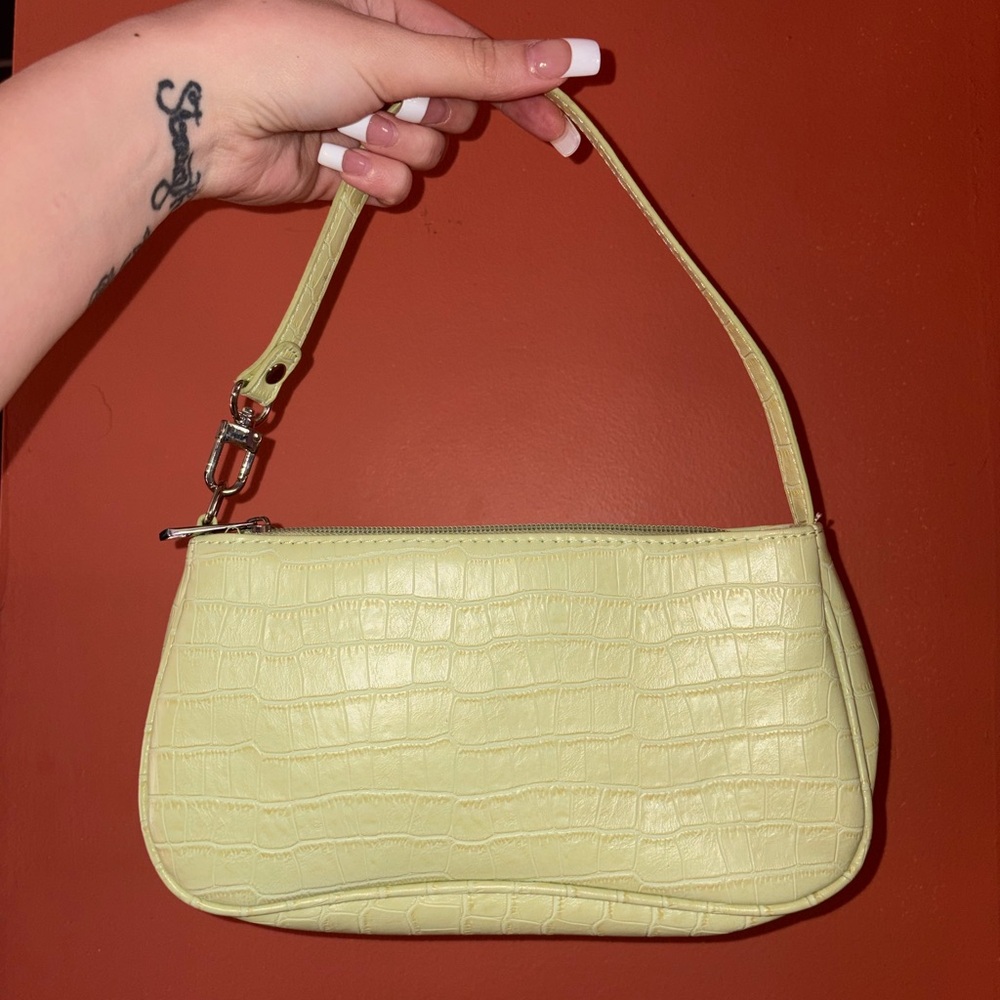 Croc-Embossed Shoulder Bag in Light green